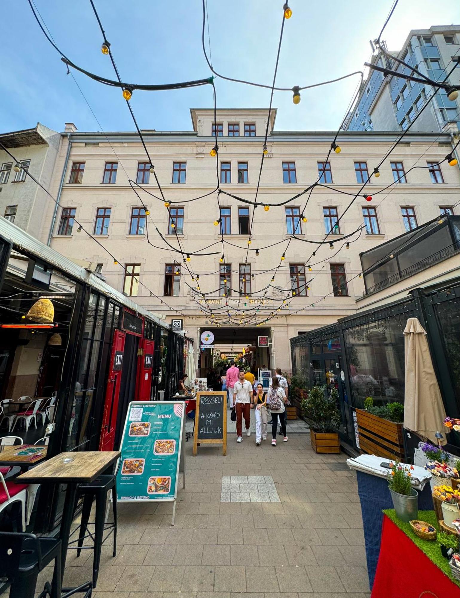 Novo Central Apartments Budapest Exteriör bild