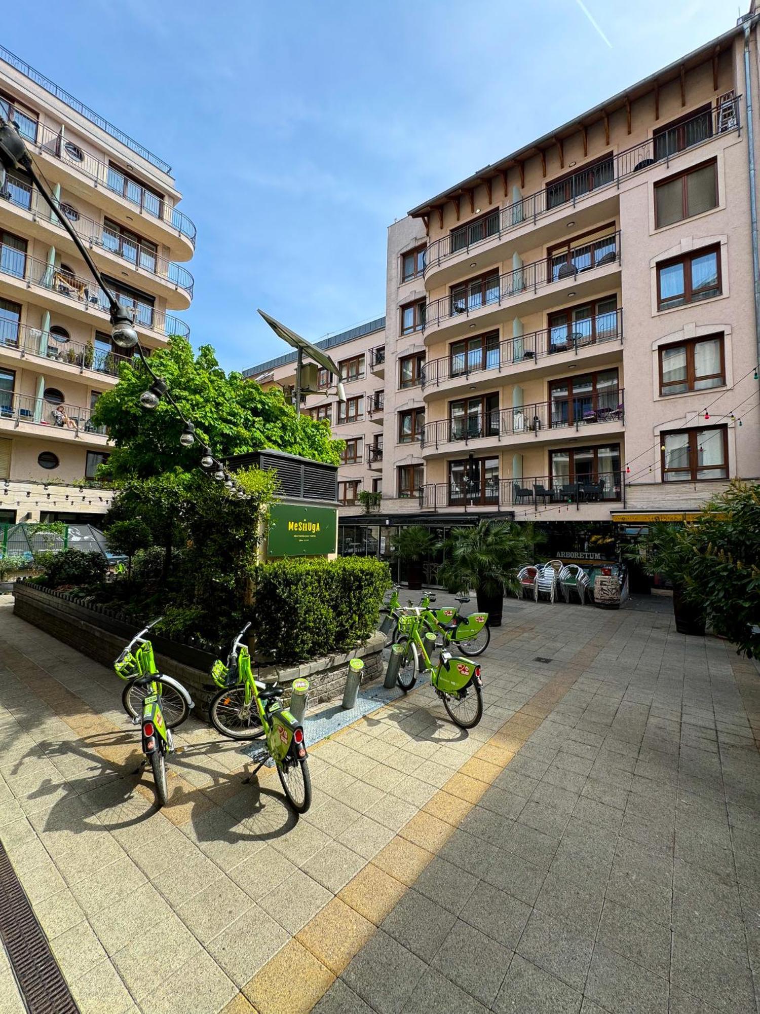 Novo Central Apartments Budapest Exteriör bild